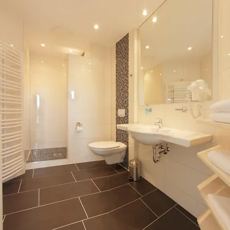 Hochwertiges Im Stralsunder Hafen 아파트 *