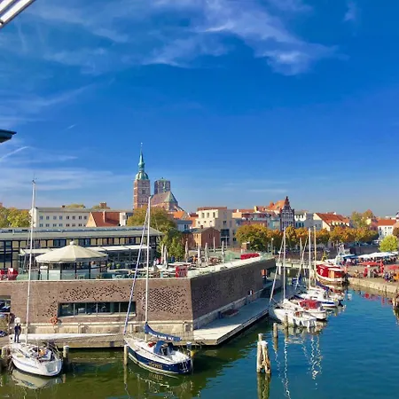 Hochwertiges Im Stralsunder Hafen アパート シュトラールズント