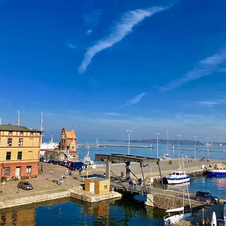 Hochwertiges Im Stralsunder Hafen
