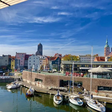 아파트 Hochwertiges Im Stralsunder Hafen *